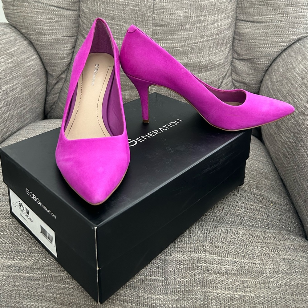 BCBGeneration “Wild Orchid” Pumps